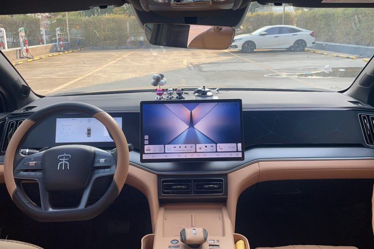 Used BYD Song L DM-i 2025 Intelligent Driving Version 160 km Beyond-Range Type Interior 3