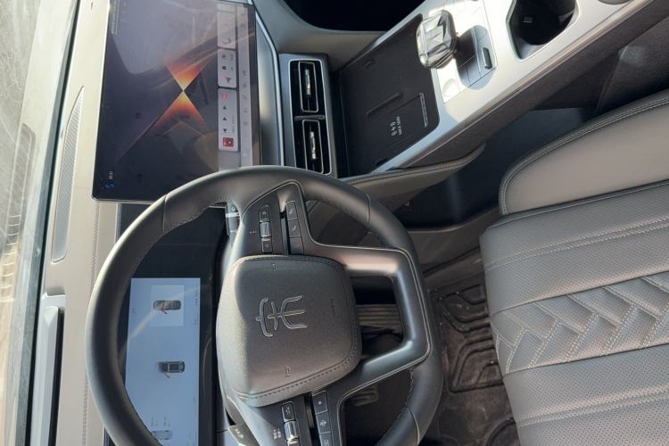 Used BYD Song L DM-i 2025 Intelligent Driving Version 112 km Beyond-Range Type Interior 3