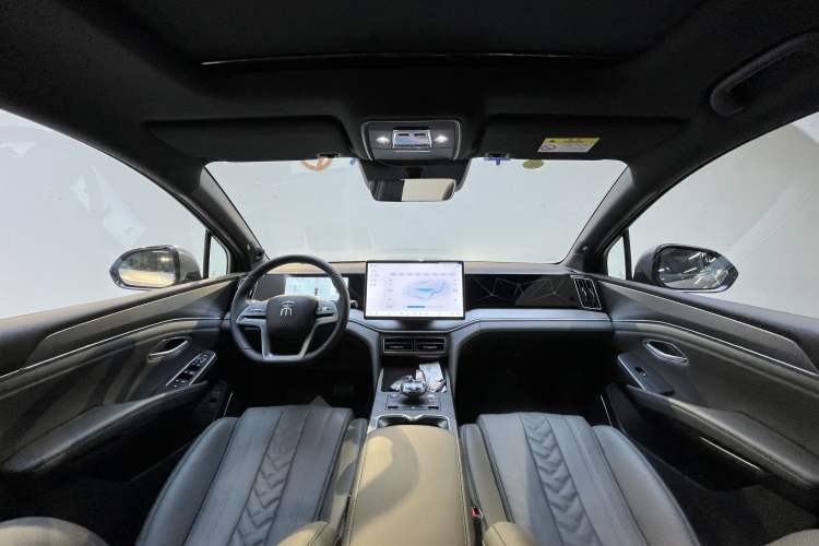 Used BYD Song L DM-i 2025 Intelligent Driving Version 160 km Excellence Edition Interior 5