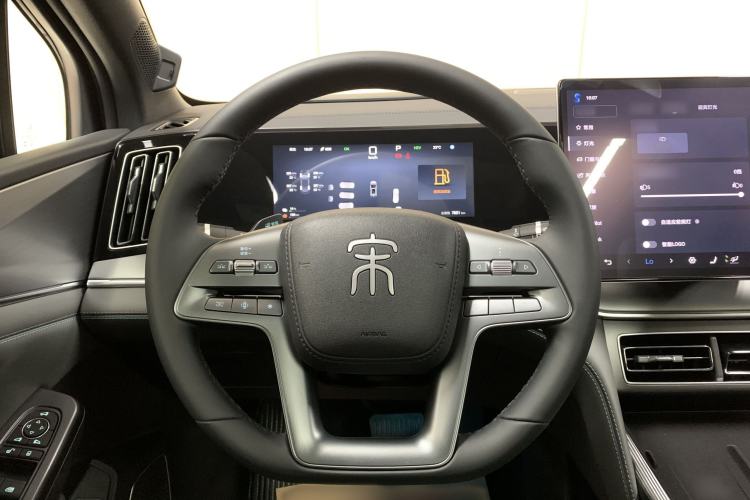 Used BYD Song L DM-i 2025 Intelligent Driving Version 112 km Beyond-Range Type Interior 7