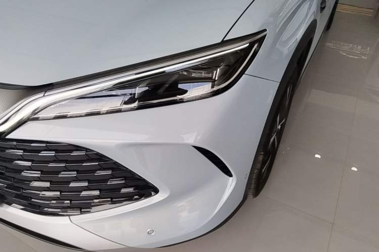 Used BYD Song L DM-i 2025 Intelligent Driving Version 160 km Beyond-Range Type Left Front Headlight