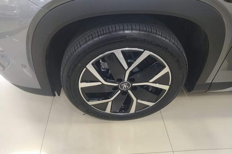 Used BYD Song L DM-i 2025 Intelligent Driving Version 160 km Beyond-Range Type Left Front Wheel Hub