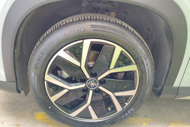Used BYD Song L DM-i 2025 Intelligent Driving Version 160 km Beyond-Range Type Left Front Wheel Hub