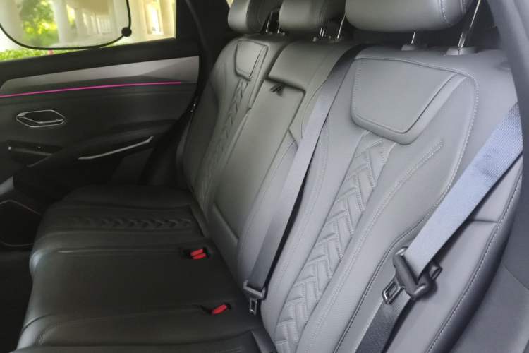 Used BYD Song L DM-i 2025 Intelligent Driving Version 112 km Beyond-Range Type Left Rear Seat