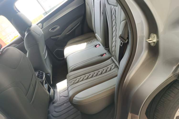 Used BYD Song L DM-i 2025 Intelligent Driving Version 160 km Excellence Edition Left Rear Seat