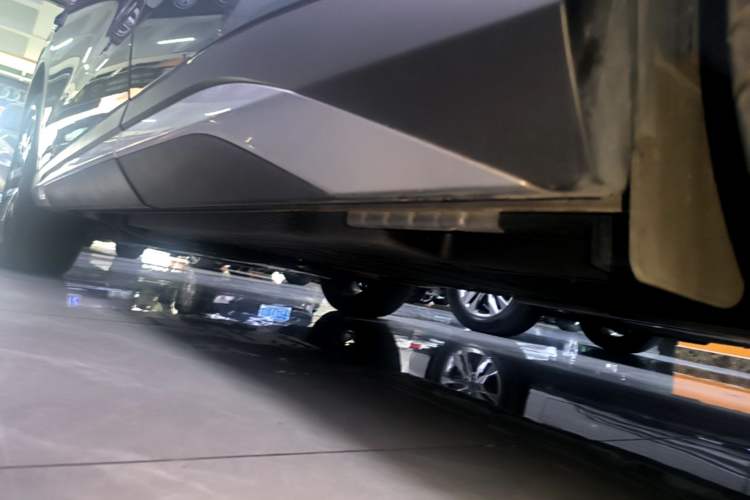Used BYD Song L DM-i 2025 Intelligent Driving Version 112 km Beyond-Range Type Left Side Sill