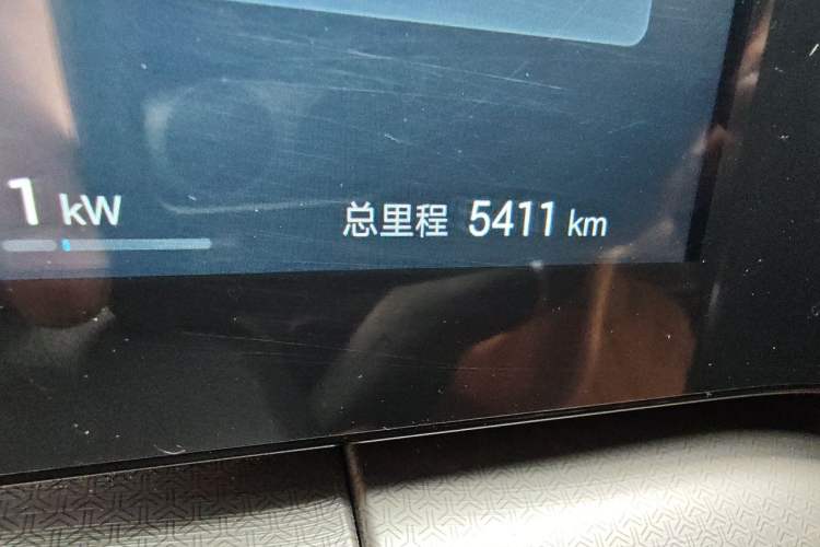 Used BYD Song L DM-i 2025 Intelligent Driving Version 160 km Beyond-Range Type Odometer Close Up