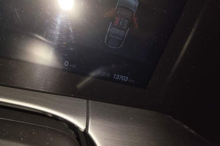 Used BYD Song L DM-i 2025 Intelligent Driving Version 112 km Beyond-Range Type Odometer Close Up