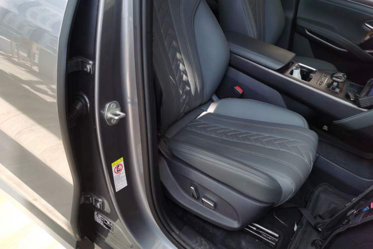 Used BYD Song L DM-i 2025 Intelligent Driving Version 160 km Excellence Edition Right Front Seat