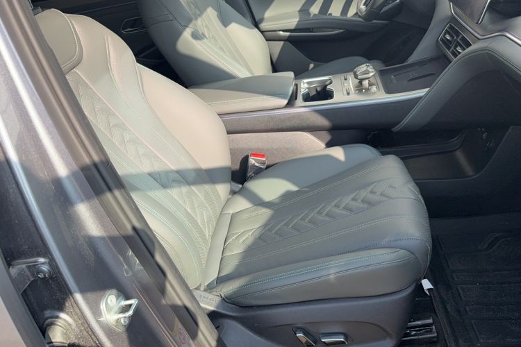 Used BYD Song L DM-i 2025 Intelligent Driving Version 112 km Beyond-Range Type Right Front Seat