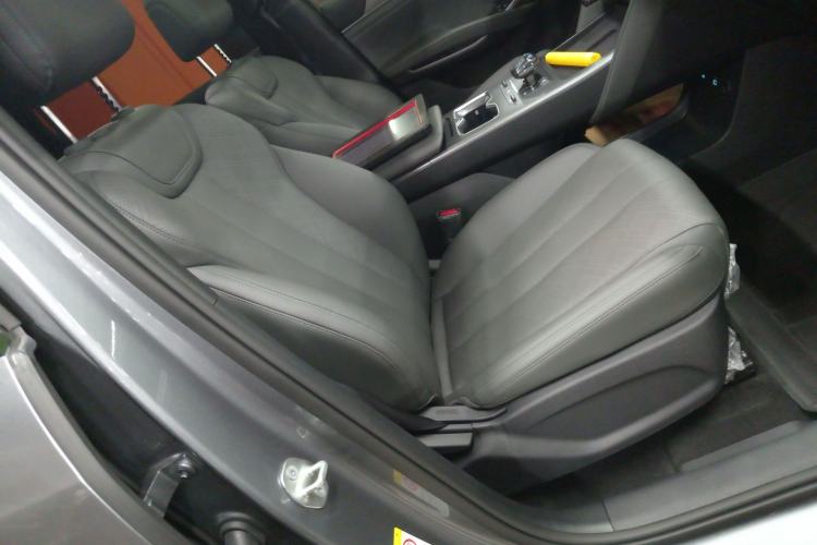 Used BYD Song L DM-i 2025 Intelligent Driving Version 112 km Leading Trim Right Front Seat