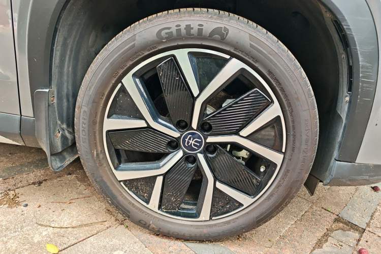 Used BYD Song L DM-i 2025 Intelligent Driving Version 160 km Beyond-Range Type Right Front Wheel Hub