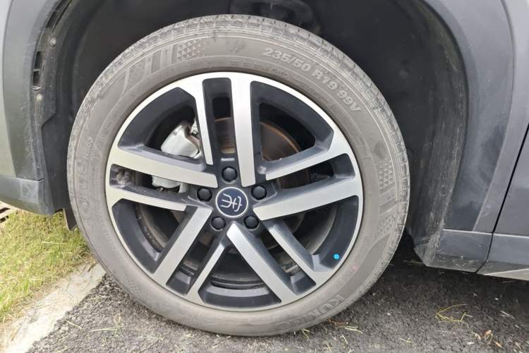 Used BYD Song L DM-i 2025 Intelligent Driving Version 112 km Beyond-Range Type Right Front Wheel Hub
