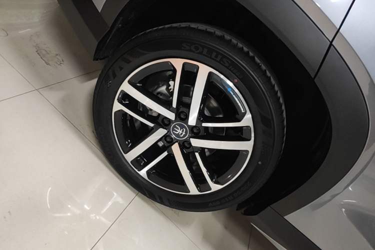 Used BYD Song L DM-i 2025 Intelligent Driving Version 112 km Beyond-Range Type Right Rear Wheel Hub