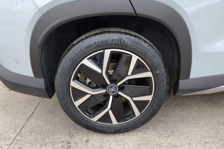 Used BYD Song L DM-i 2025 Intelligent Driving Version 160 km Beyond-Range Type Right Rear Wheel Hub