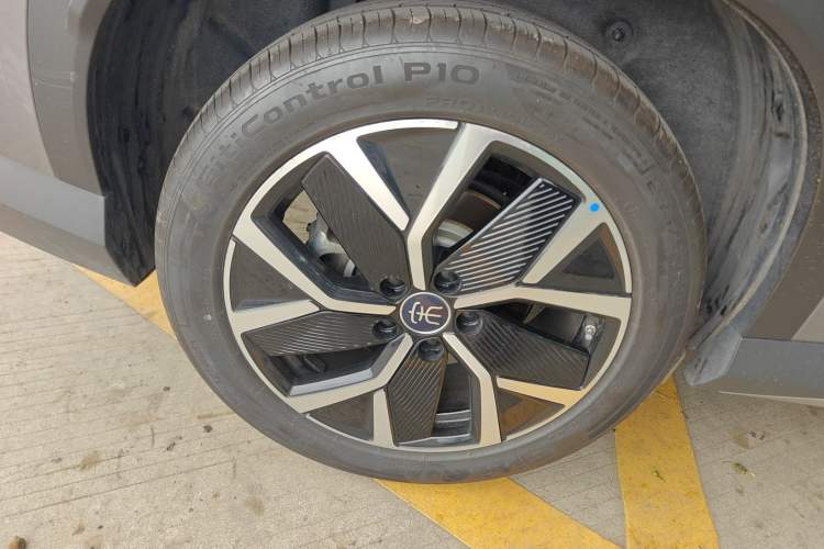 Used BYD Song L DM-i 2025 Intelligent Driving Version 160 km Beyond-Range Type Right Rear Wheel Hub