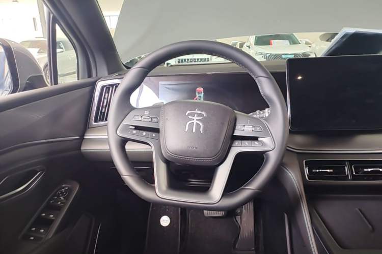 Used BYD Song L DM-i 2025 Intelligent Driving Version 112 km Leading Trim Steering Wheel