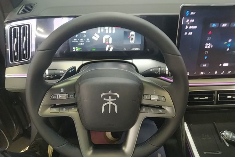 Used BYD Song L DM-i 2025 Intelligent Driving Version 160 km Beyond-Range Type Steering Wheel