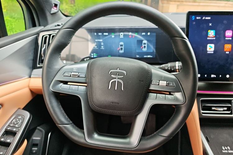 Used BYD Song L DM-i 2025 Intelligent Driving Version 160 km Beyond-Range Type Steering Wheel