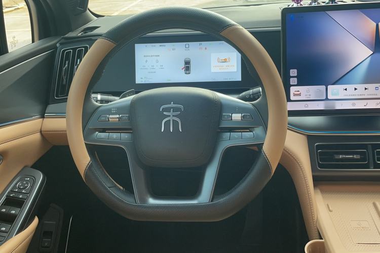 Used BYD Song L DM-i 2025 Intelligent Driving Version 160 km Beyond-Range Type Steering Wheel