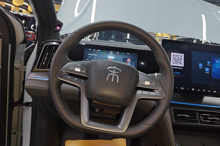 Used BYD Song L DM-i 2025 Intelligent Driving Version 112 km Beyond-Range Type Steering Wheel