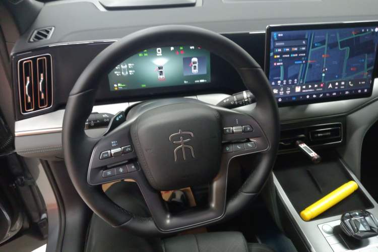 Used BYD Song L DM-i 2025 Intelligent Driving Version 112 km Leading Trim Steering Wheel