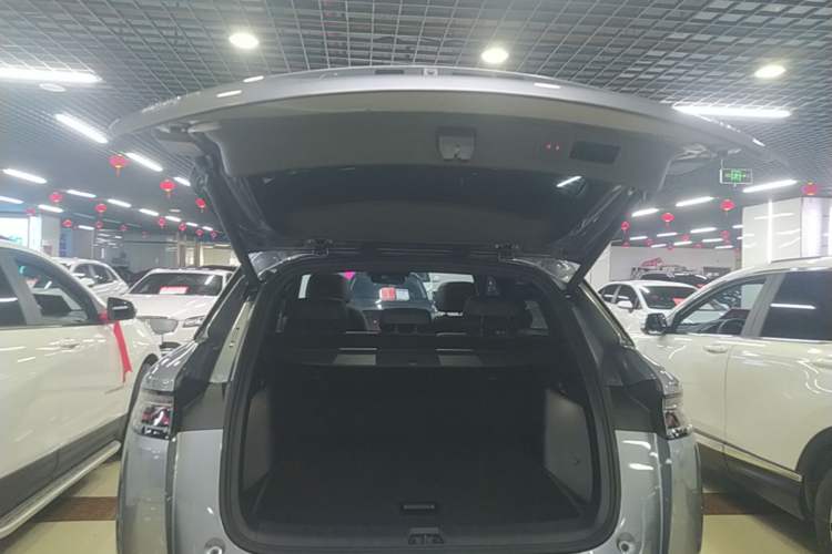 Used BYD Song L DM-i 2025 Intelligent Driving Version 160 km Beyond-Range Type Trunk