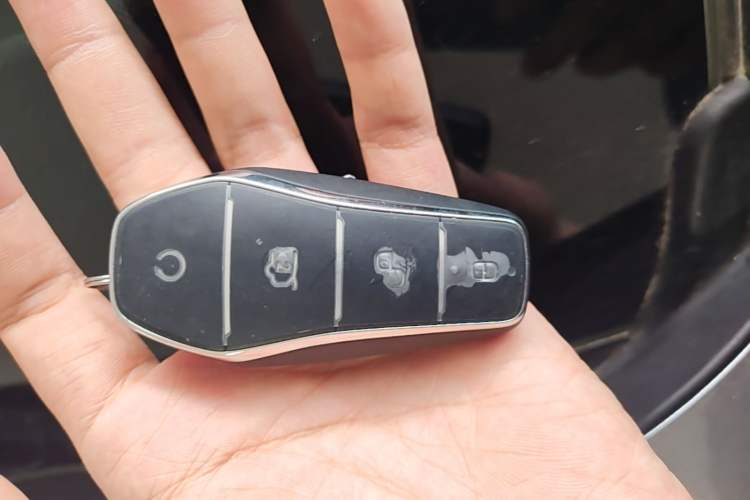 Used BYD Song L DM-i 2025 Intelligent Driving Version 112 km Leading Trim Vehicle Key