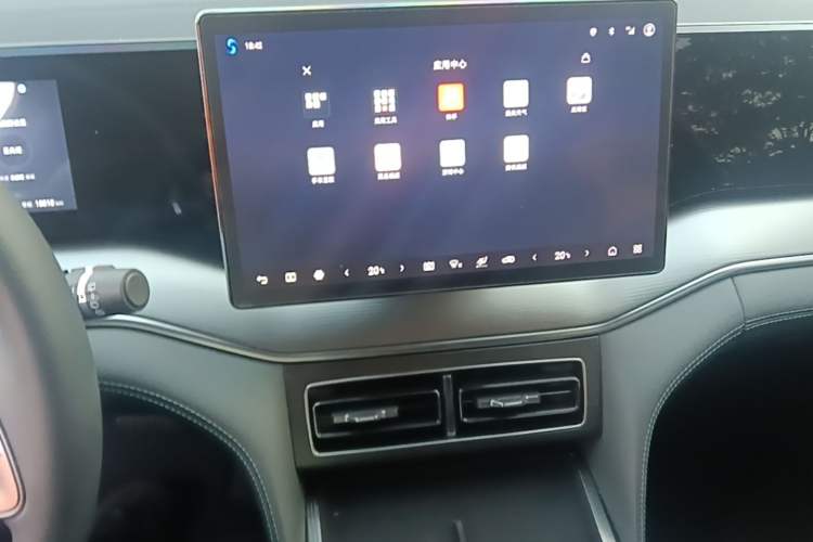 Used BYD Song L DM-i 2025 Intelligent Driving Version 112 km Leading Trim Audio And AC Panel