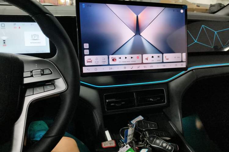 Used BYD Song L DM-i 2025 Intelligent Driving Version 160 km Beyond-Range Type Audio And AC Panel