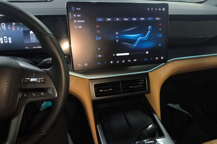 Used BYD Song L DM-i 2025 Intelligent Driving Version 112 km Beyond-Range Type Audio And AC Panel
