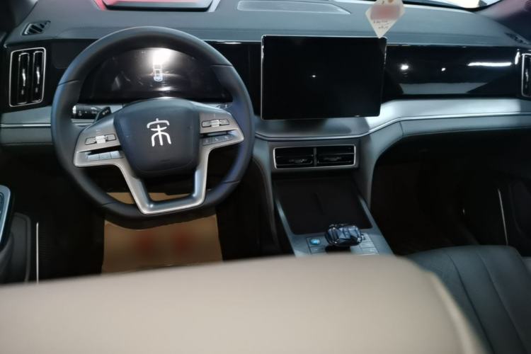 Used BYD Song L DM-i 2025 Intelligent Driving Version 112 km Leading Trim Center Console