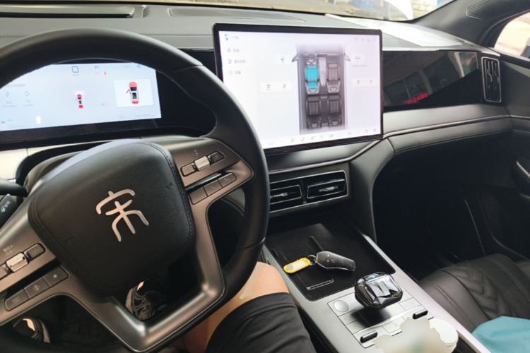 Used BYD Song L DM-i 2025 Intelligent Driving Version 112 km Beyond-Range Type Center Console
