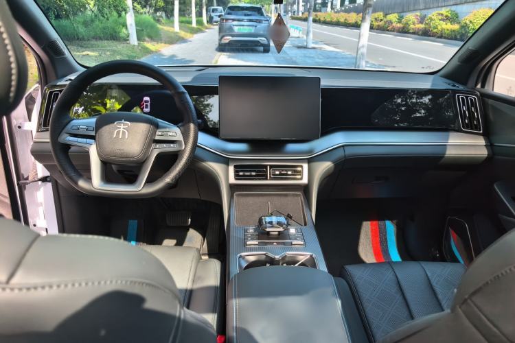 Used BYD Song L DM-i 2025 Intelligent Driving Version 112 km Leading Trim Center Console