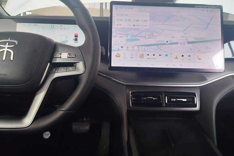 Used BYD Song L DM-i 2025 Intelligent Driving Version 112 km Beyond-Range Type Center Console