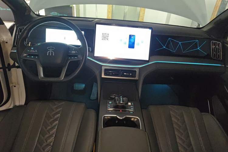 Used BYD Song L DM-i 2025 Intelligent Driving Version 160 km Beyond-Range Type Center Console