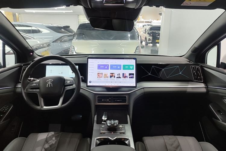 Used BYD Song L DM-i 2025 Intelligent Driving Version 160 km Beyond-Range Type Center Console