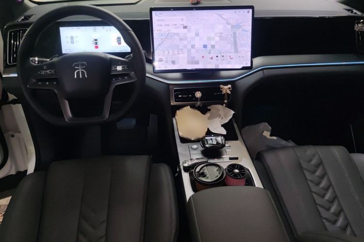 Used BYD Song L DM-i 2025 Intelligent Driving Version 160 km Beyond-Range Type Center Console