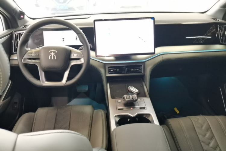 Used BYD Song L DM-i 2025 Intelligent Driving Version 112 km Beyond-Range Type Center Console
