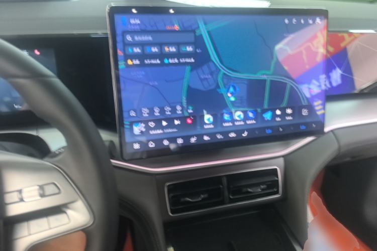 Used BYD Song L DM-i 2025 Intelligent Driving Version 160 km Beyond-Range Type Center Console