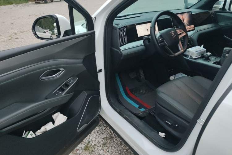 Used BYD Song L DM-i 2025 Intelligent Driving Version 112 km Leading Trim Driver Seat