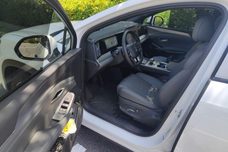 Used BYD Song L DM-i 2025 Intelligent Driving Version 160 km Beyond-Range Type Driver Seat