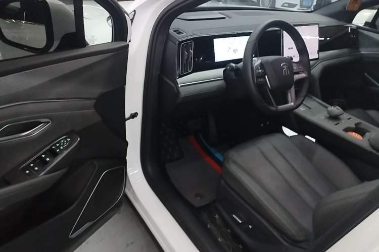 Used BYD Song L DM-i 2025 Intelligent Driving Version 112 km Leading Trim Driver Seat