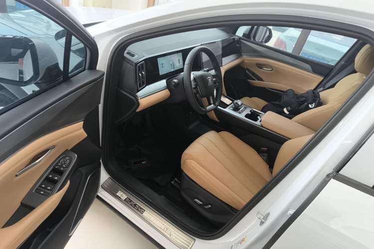 Used BYD Song L DM-i 2025 Intelligent Driving Version 112 km Leading Trim Driver Seat