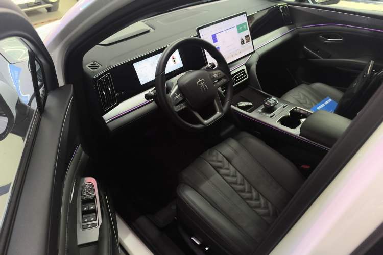 Used BYD Song L DM-i 2025 Intelligent Driving Version 160 km Beyond-Range Type Driver Seat