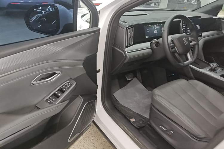 Used BYD Song L DM-i 2025 Intelligent Driving Version 112 km Leading Trim Driver Seat
