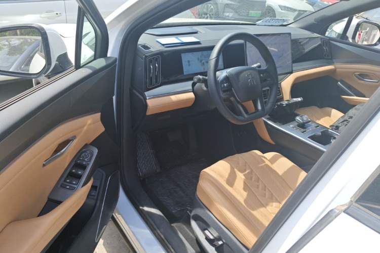 Used BYD Song L DM-i 2025 Intelligent Driving Version 160 km Beyond-Range Type Driver Seat