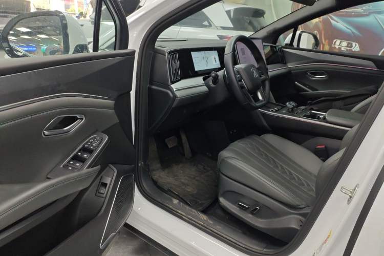 Used BYD Song L DM-i 2025 Intelligent Driving Version 160 km Beyond-Range Type Driver Seat