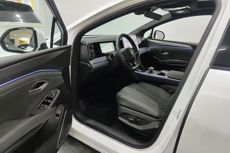 Used BYD Song L DM-i 2025 Intelligent Driving Version 160 km Beyond-Range Type Driver Seat