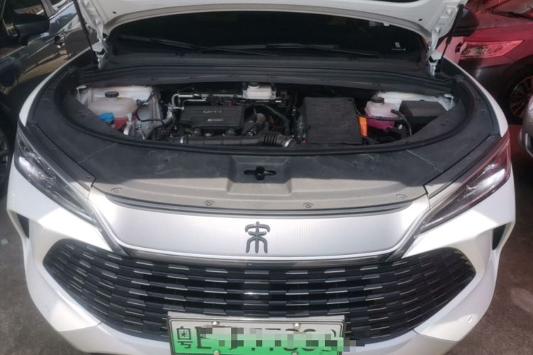 Used BYD Song L DM-i 2025 Intelligent Driving Version 160 km Beyond-Range Type Engine Bay